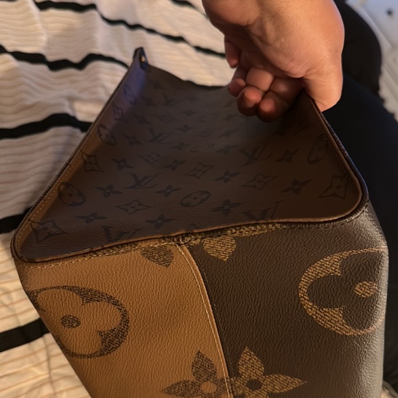 Authentic Louis Vuitton will ship with box and store bag - Picture 9 of 15